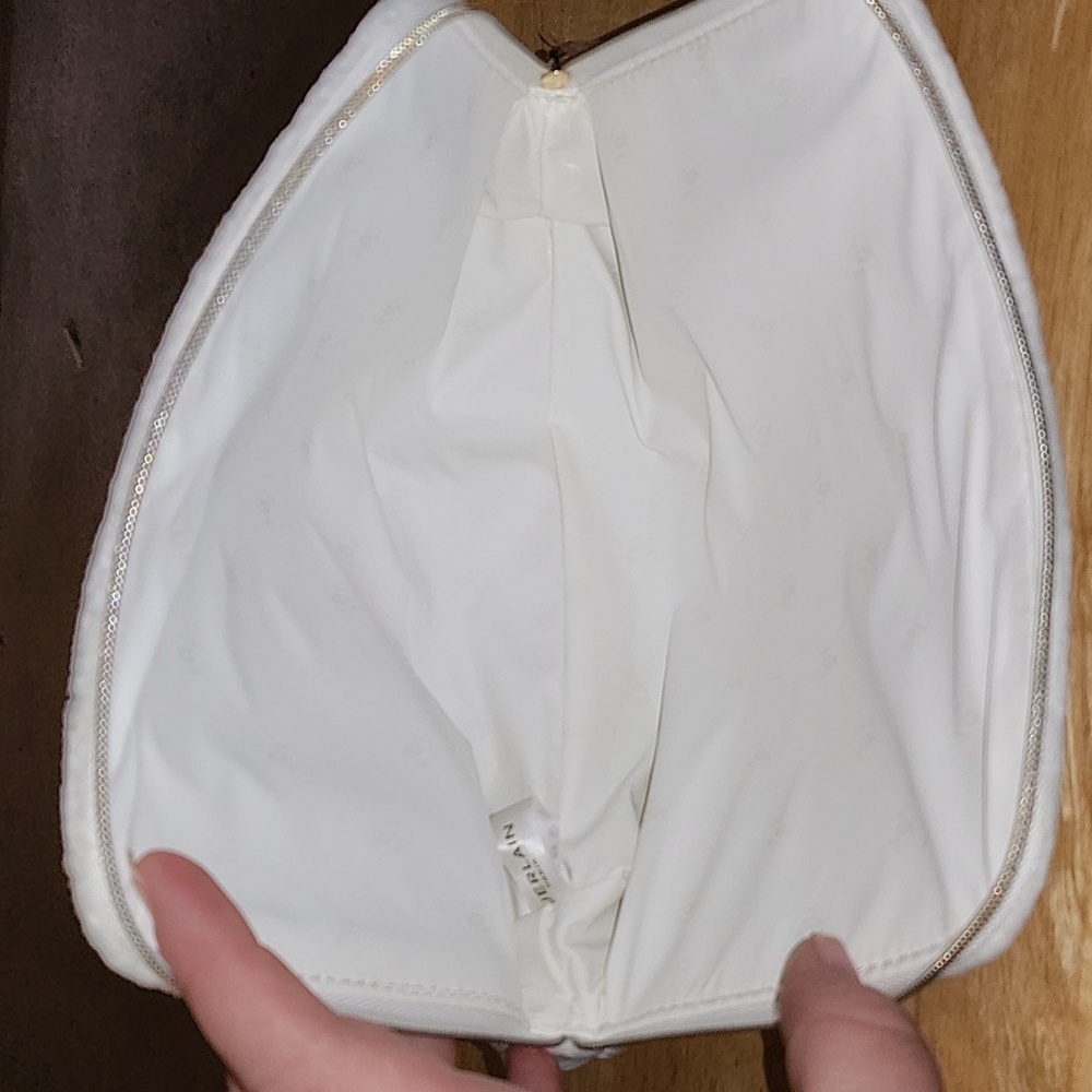 NWOT WOMEN'S MAKEUP BAG. - Picture 5 of 5